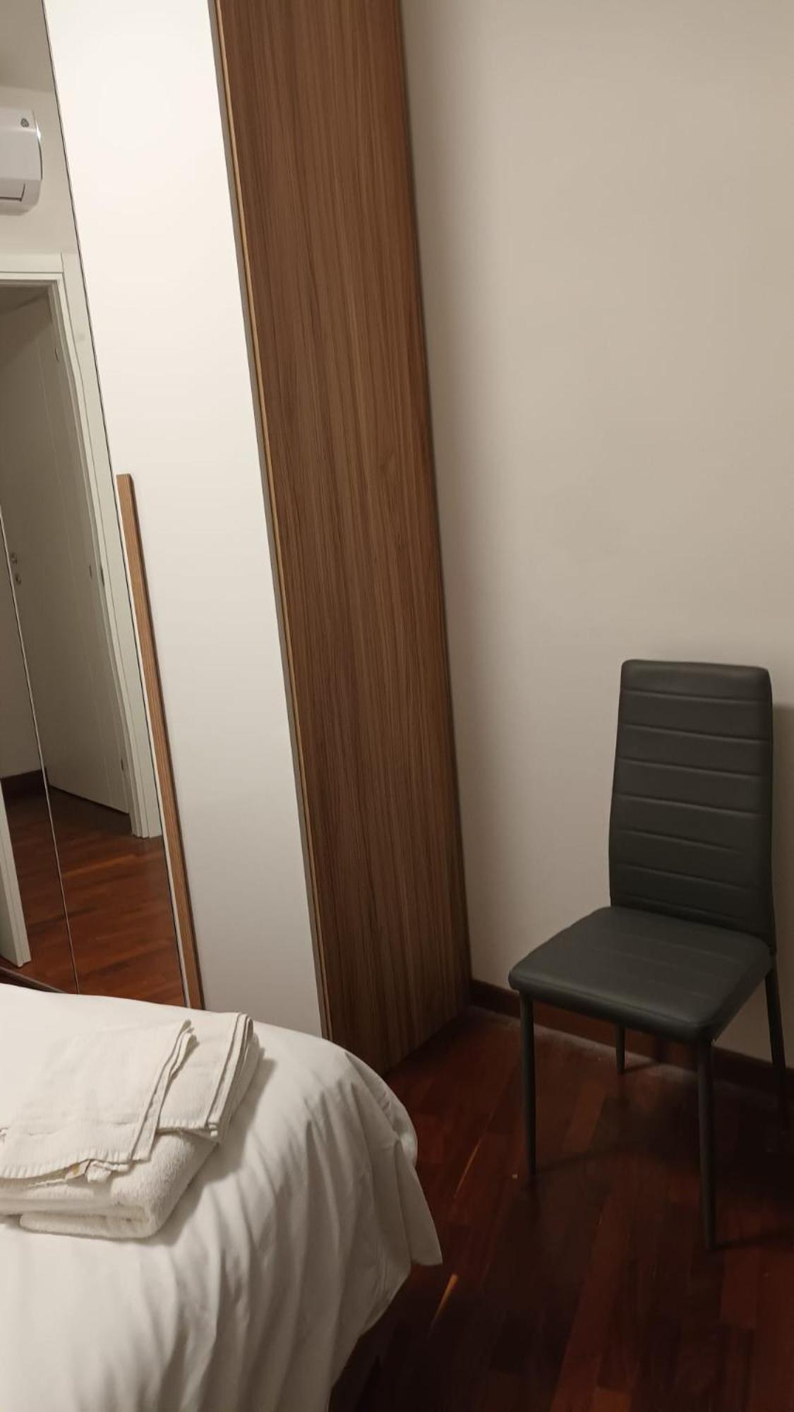 Apartamento Casa N 1 Con Parcheggio Privato E Colonnina Ricarica Livorno Exterior foto